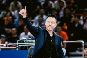 卢伟：常规赛第一阶段我们边打边磨合让外援尽快地融入我们